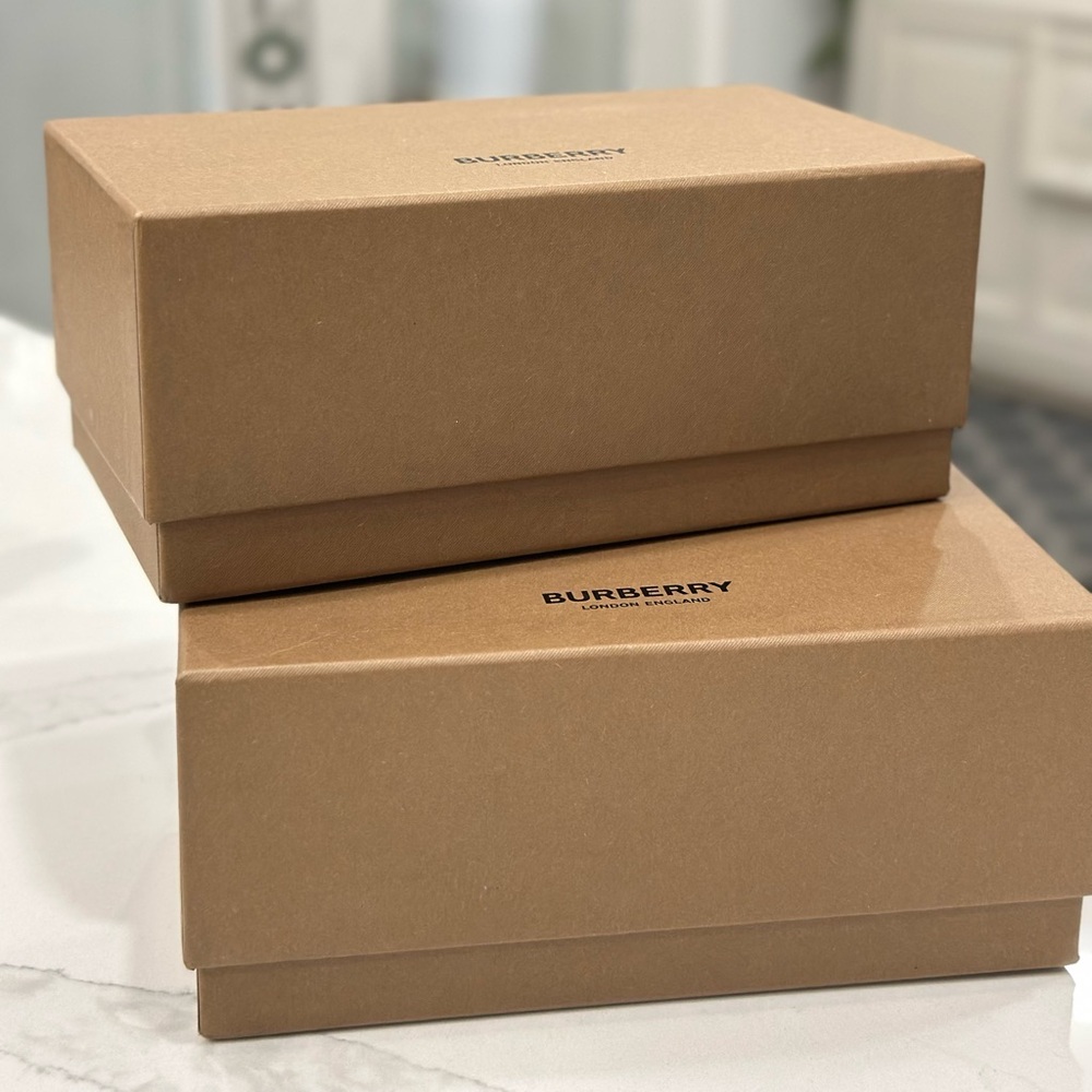 Burberry Large Sunglass box set